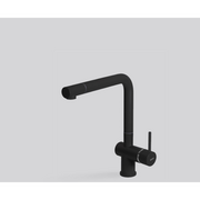 czarna bateria kuchenna z wyciąganą wylewką